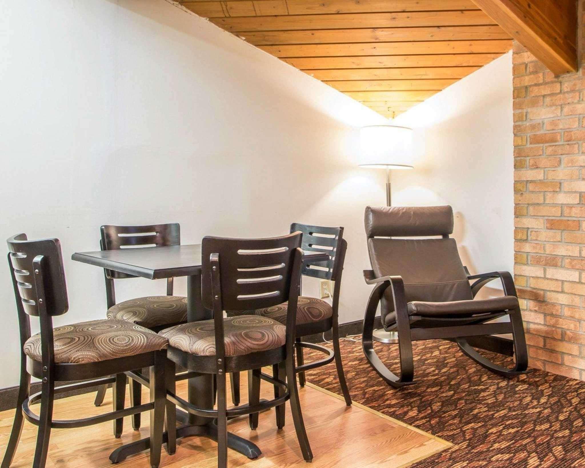 Quality Inn Villa Nova Εξωτερικό φωτογραφία