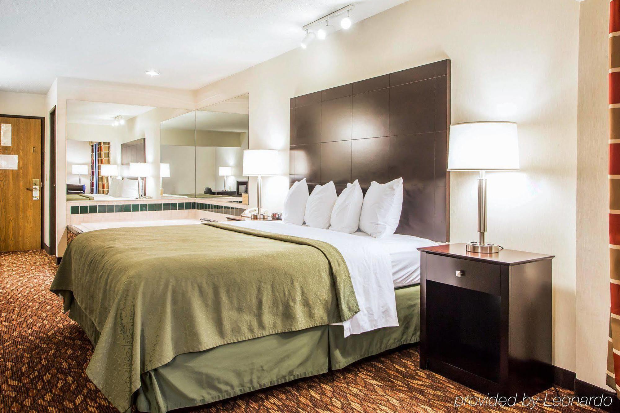 Quality Inn Villa Nova Εξωτερικό φωτογραφία
