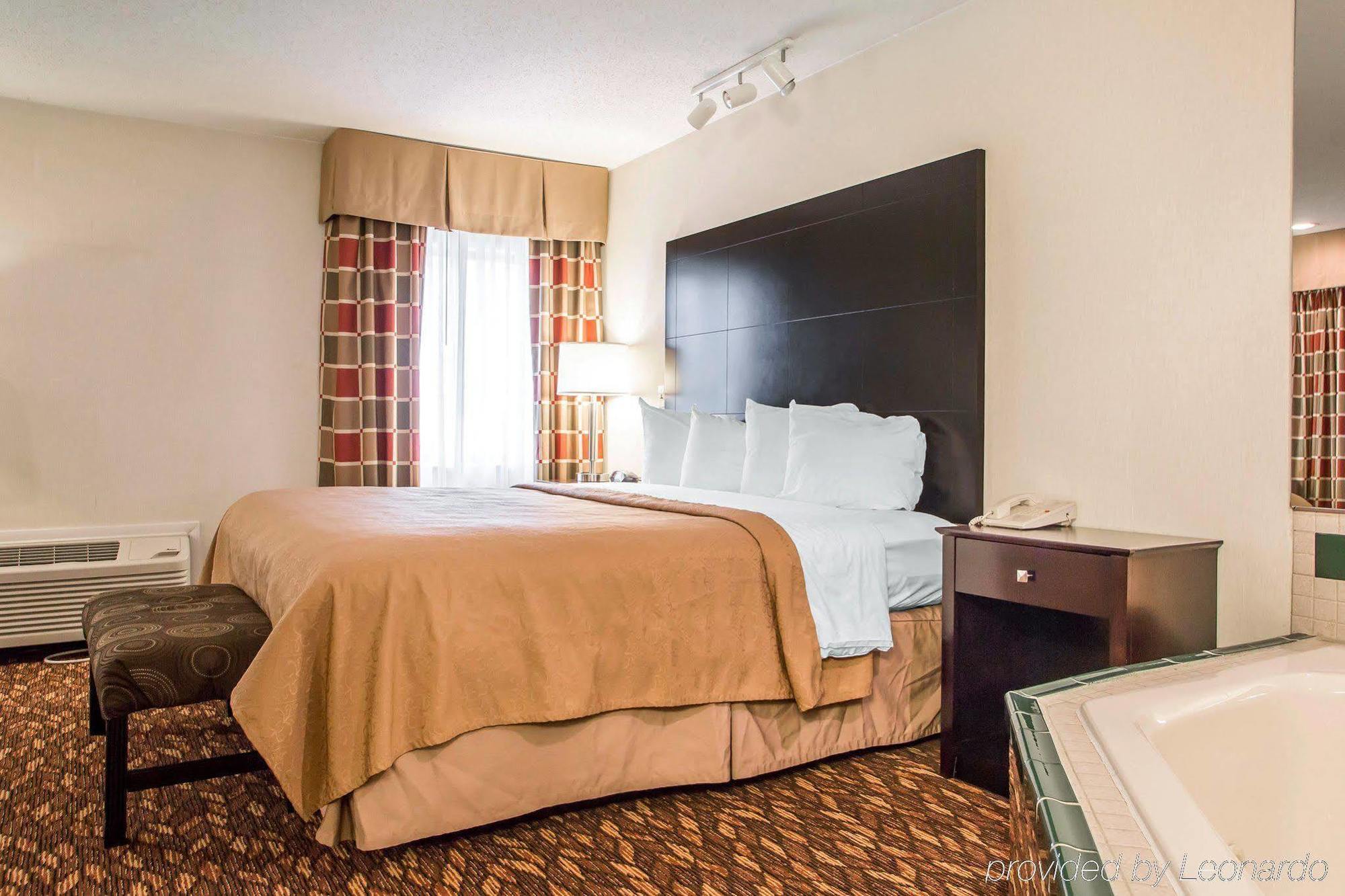 Quality Inn Villa Nova Εξωτερικό φωτογραφία
